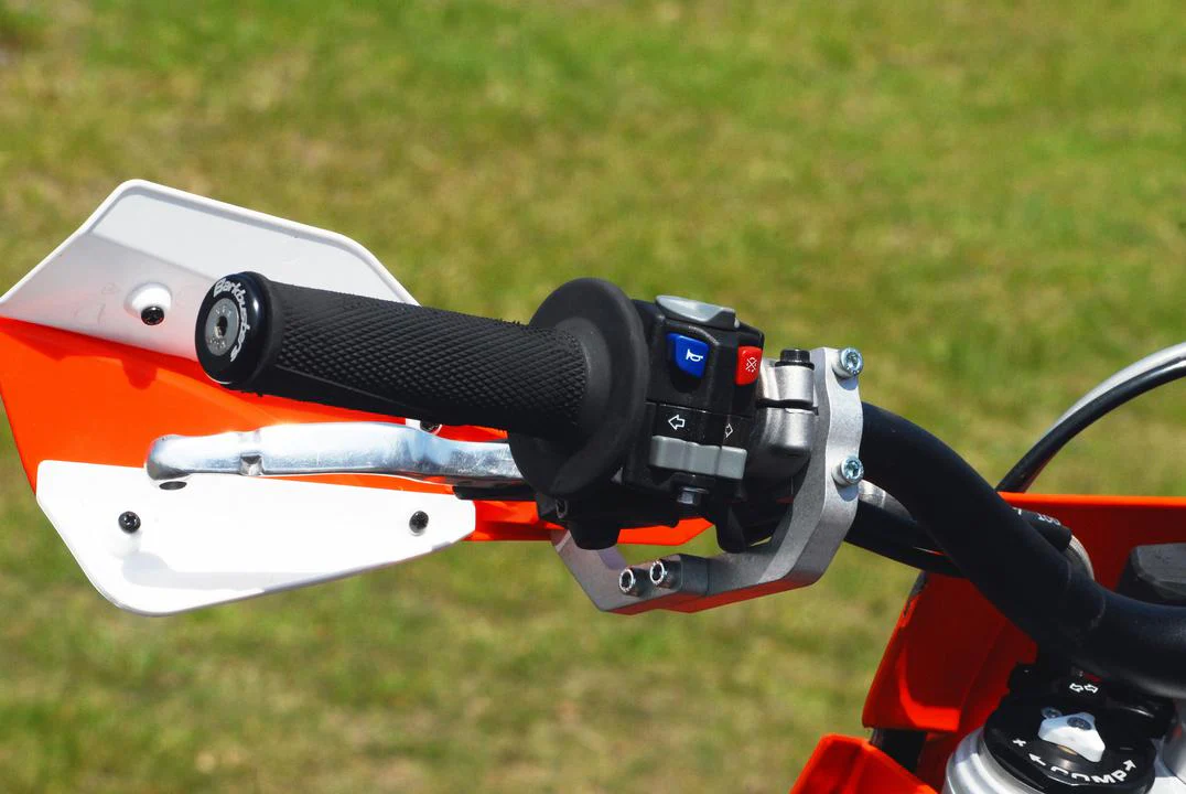 Barkbusters Sabre MX Enduro Handguard White - Image 3