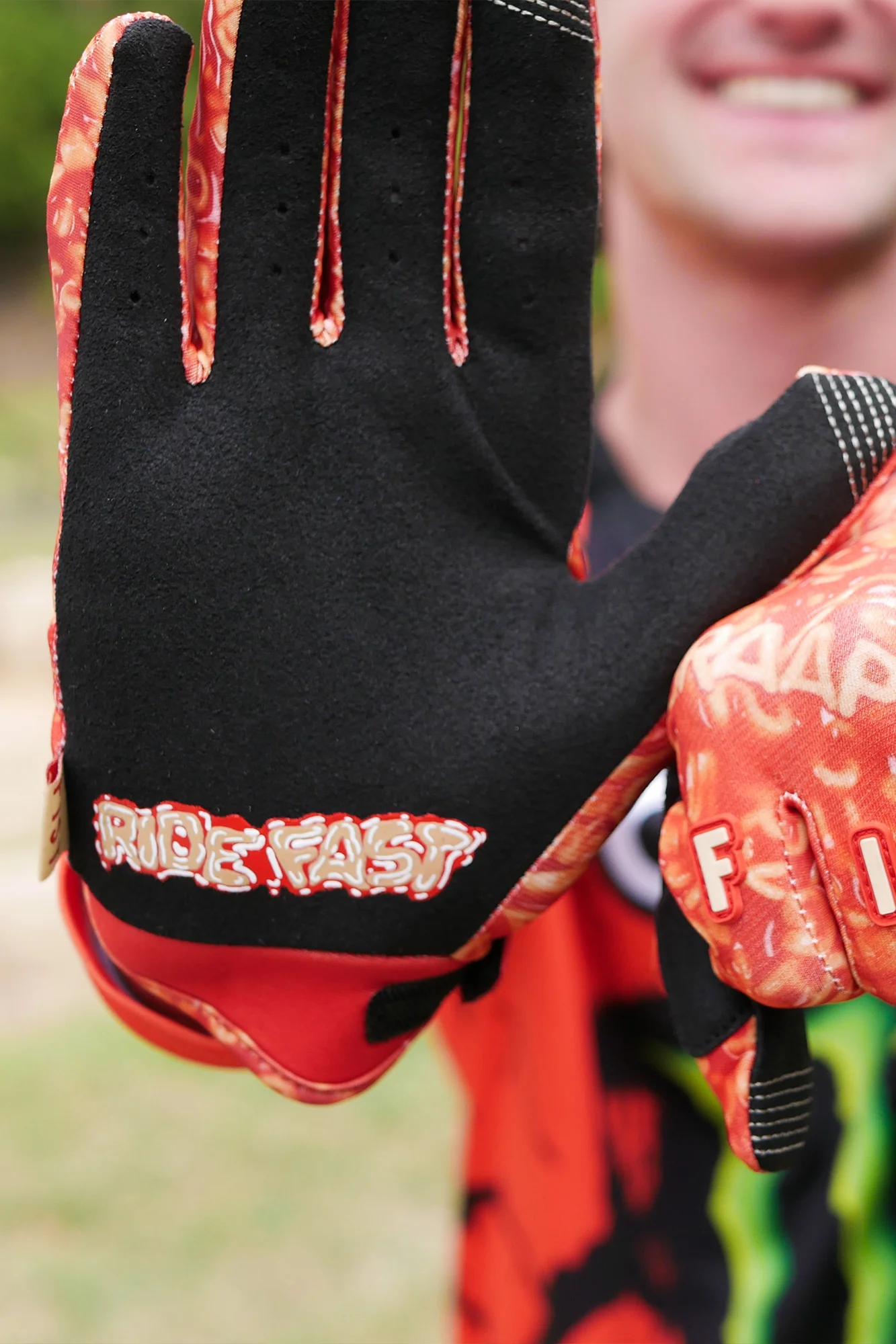 Fist Letterghetti Gloves - Image 5