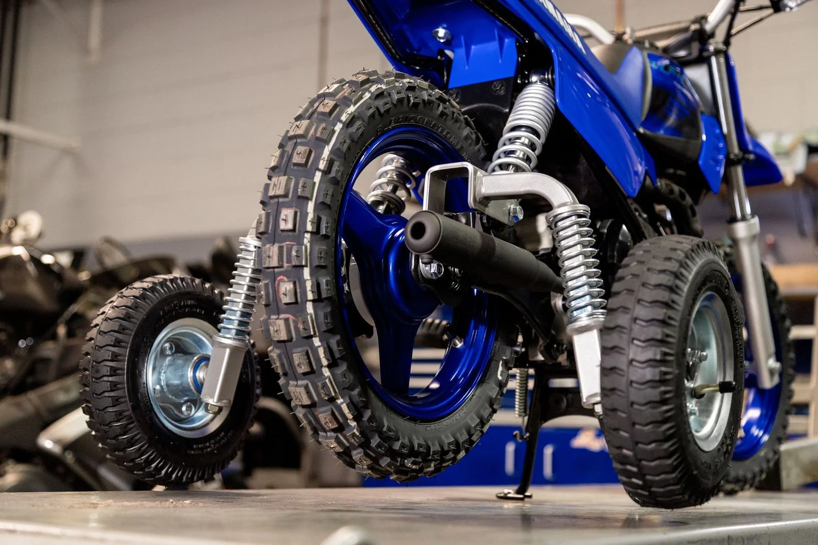 Mini Moto Yamaha PW50 Rear Mount Training Wheels With Suspension - Image 3