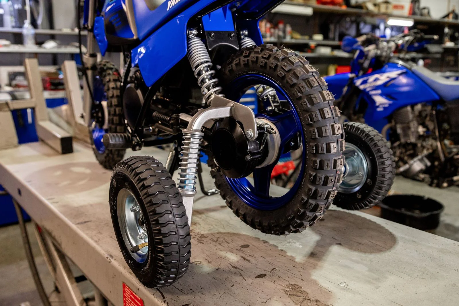 Mini Moto Yamaha PW50 Rear Mount Training Wheels With Suspension - Image 4