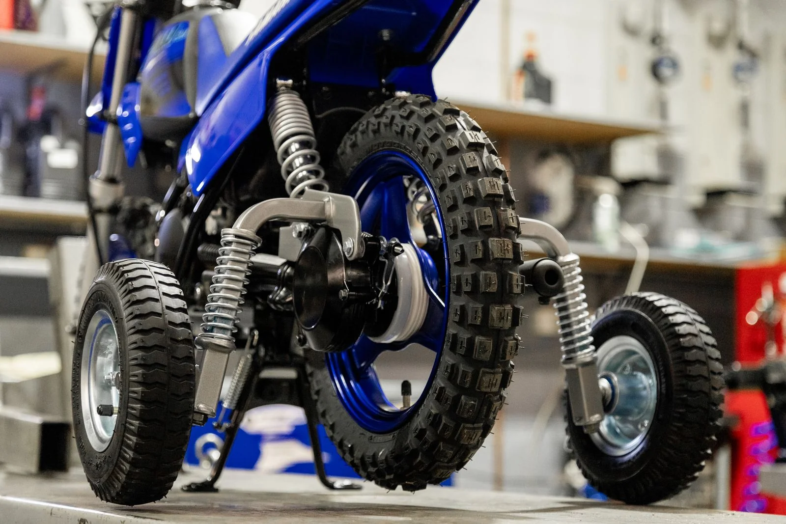 Mini Moto Yamaha PW50 Rear Mount Training Wheels With Suspension - Image 5